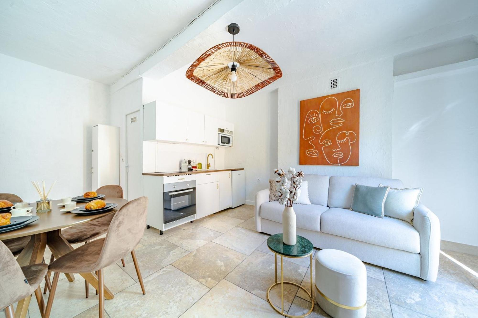 Appartement 2p Au Coeur Du Vieux